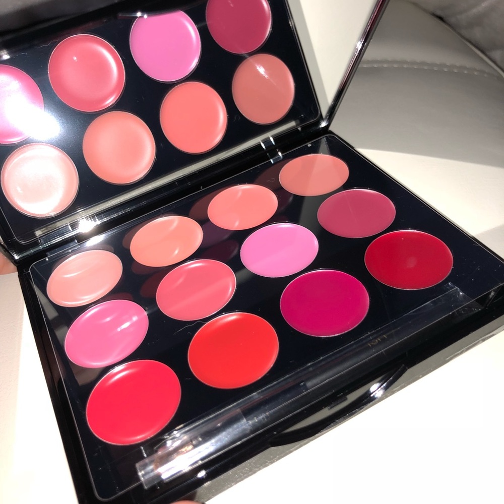 ISH lip statement pallet